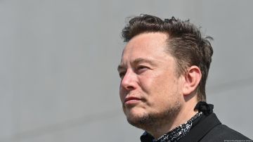 Elon Musk revela tener un "terrible hábito" matutino que quiere eliminar: "Mucha gente lo hace"