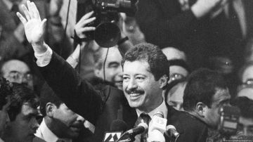 Luis Donaldo Colosio, del Partido Revolucionario Institucional (PRI), recibió dos balazos el 23 de marzo de 1994 mientras saludaba a la multitud en un mitin en Tijuana.