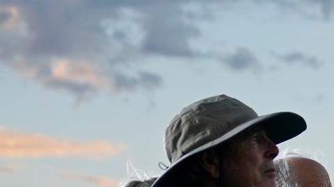 "Entre los blancos, la brecha entre quienes viven en condados demócratas o condados republicanos fue sustancial".