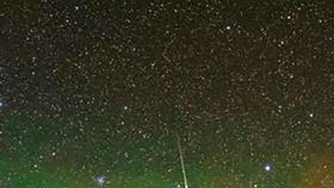 Avistan extrañas luces rojas que brillan en el cielo del desierto de Atacama en Chile