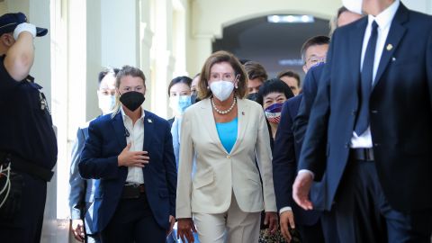 China amenaza con rodear Taiwán con barcos de guerra en respuesta a la visita de Pelosi