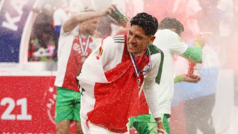 El nombre de Edson Álvarez estaría sonando para reforzar al Chelsea.
