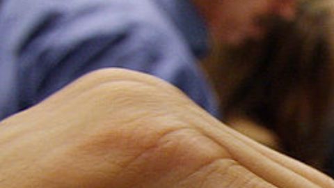 Empresario causa polémica tras grabarse llorando tras despedir a sus empleados