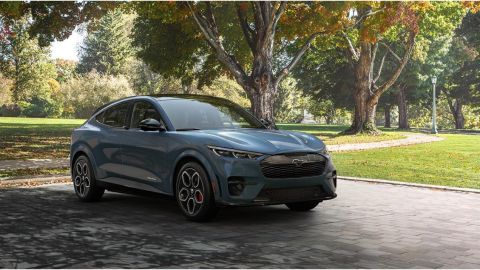 El fabricante estadounidense actualiza rango y precio del Ford Mustang Mach-E