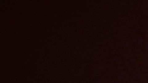 El polvo fino de la explosión se desplazó alrededor de la tierra.