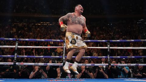 Andy Ruiz, boxeador californiano de raíces mexicanas.