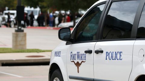 Tiroteo en Fort Worth deja dos niños muertos y un bebé de 18 meses herido