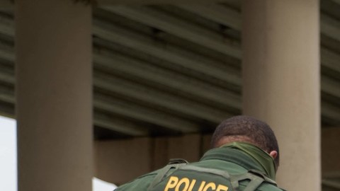 Organizaciones civiles advierten el peligro de mantener el Título 42 en la frontera.