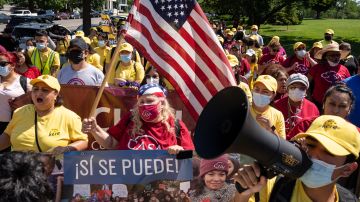 Los votantes latinos apoyan a los candidatos que tengan una agenda a favor de los inmigrantes.