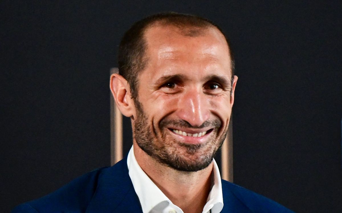 Chiellini che fai?  Il difensore centrale italiano ha sferrato uno strano colpo come fosse un tiro al volo e ha suscitato critiche nei confronti della MLS [Video]