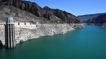 La prolongada sequía afecta al río Colorado y al embalse del lago Mead, que se ve en la foto.