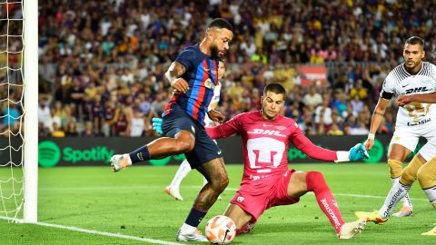 Julio González durante el encuentro contra el FC Barcelona.