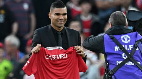 Casemiro ya comienza a llevarse los buenos comentarios en Manchester United.