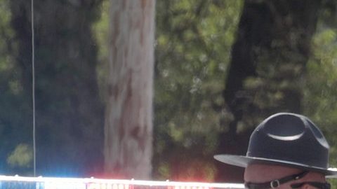 Tras grabación que revela brutal paliza a un hombre en Arkansas, suspenden a tres policías