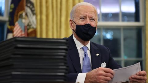 El presidente Biden se sorprendió de la amabilidad de la carta dejada por Trump.