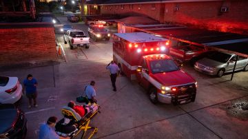 Policía abate a hombre que provocó un incendio y protagonizó tiroteo en Houston; hay tres muertos