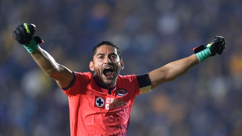 El meta habló sobre la situación que vive Cruz Azul en México.