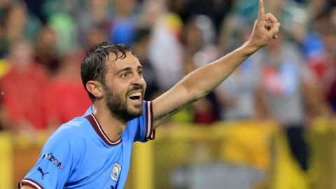 Bernardo Silva busca salir al PSG o Barcelona.