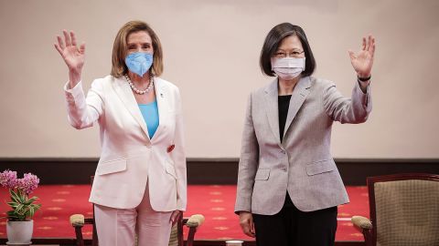 Nancy Pelosi termina visita a Taiwán que cruzó la "línea roja" de China