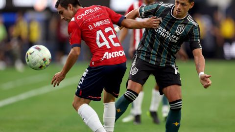 Javier 'Chicharito' Hernández enfrentó a su exequipo, las Chivas de Guadalajara.