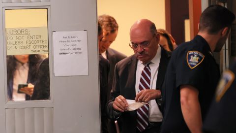 Director financiero de Trump, Allen Weisselberg, se declararía culpable de cargos fiscales en próximos días