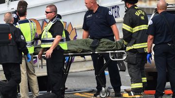 Confirman 2 muertos, 17 heridos tras volcamiento de autobús en Nueva Jersey
