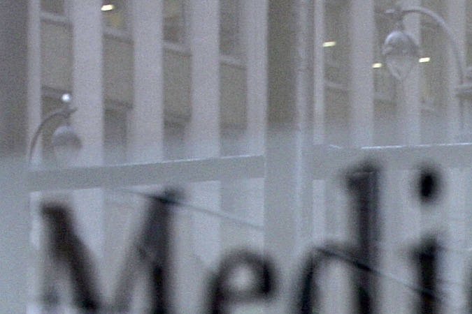 Medicare ayuda con el costo de la atención médica, pero no cubre todos los gastos médicos.