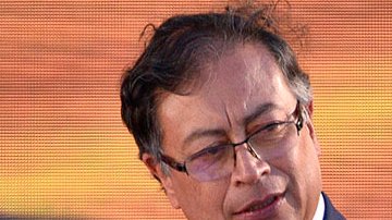 AMLO confía en que Gustavo Petro afrontará a los conservadores en Colombia