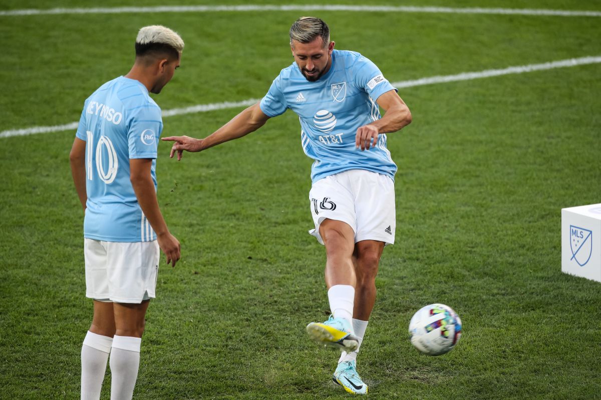 Héctor Herrera se quejó tras perder en el Skills Challenge.