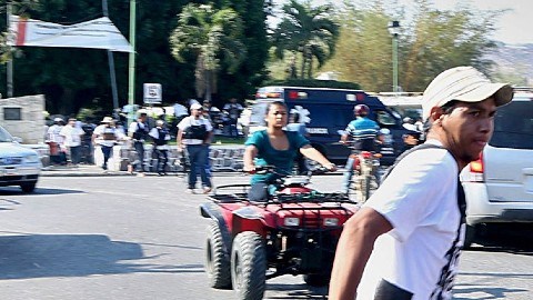 Hombre armado en Michoacán