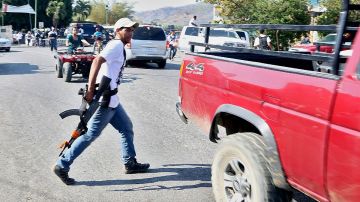Hombre armado en Michoacán