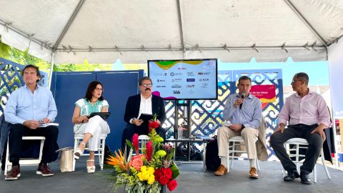 Presentación del libro: El sufragio extraterritorial de las y los mexicanos, durante la feria del libro LéaLa.