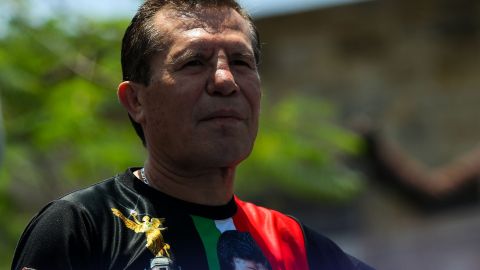 Julio César Chávez, leyenda del boxeo mexicano.