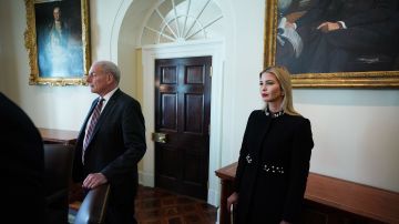 Kushner, yerno de Trump, acusó en su libro que John Kelly escuchaba en secreto todas las llamadas del presidente y un día hasta empujó a Ivanka