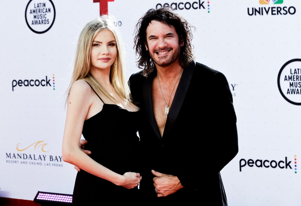 Mario Cimarro celebra por adelantado el primer año de vida de su hija con un tierno video - La Opinión