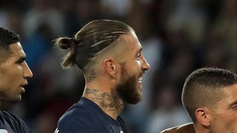 Mbappé no quiso celebrar su gol contra el Montpellier y tuvo una noche de malos gestos en su equipo.