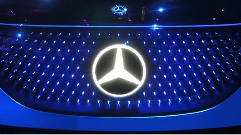 Mercedes-Benz ha colocado en marcha un plan de adiestramiento para sus empleados con respecto a vehículos eléctricos