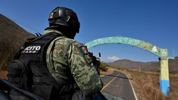 Militares mexicanos en Aguililla