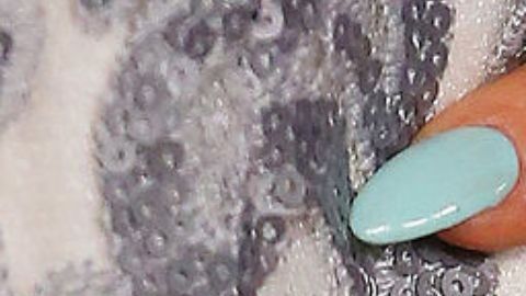 Mujer de Minessota obtiene récord Guinness por tener las uñas más largas del mundo