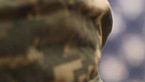 Mujer inscribe al servicio militar a su novio por infiel Nos vemos en el infierno