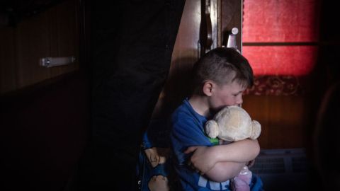 Niño se suicidó tras maltrato de su madre, le deja un video desgarrador