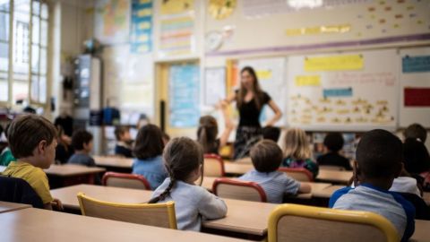 Piden despido de maestra de Nueva Jersey porque su cuerpo distrae a los alumnos