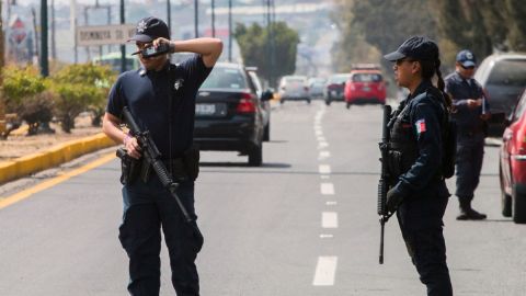 Policías en Michoacán