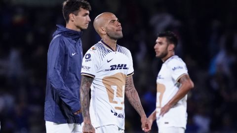 Los Pumas de Dani Alves fueron goleados por el América en el Estadio Universitario.