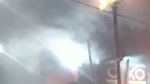 Sicarios incendian tienda