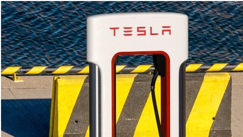 El camión eléctrico Tesla Semi cuenta con detalles exclusivos en un interior
