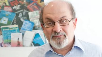 El novelista británico de origen indio Salman Rushdie.