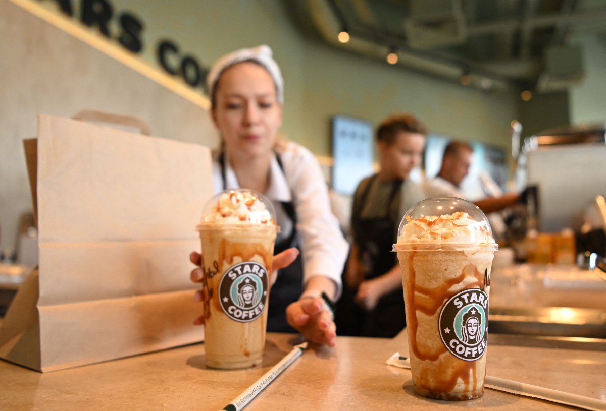 Cómo es Stars Coffee, la nueva cafetería que sustituyó a Starbucks en Rusia  - La Opinión