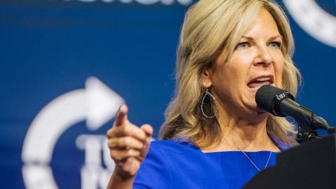 Kelli Ward organizó una lista de falsos electores durante las votaciones del 2020.