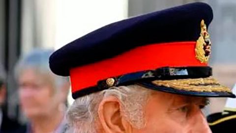 En fotos: miles de personas acuden a presentar respetos a la reina Isabel II